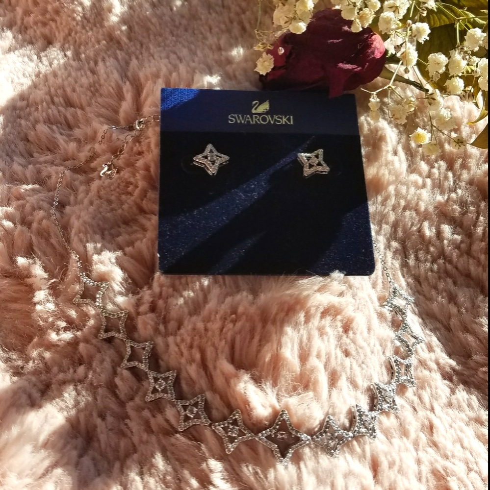Swarvoski Crystal Earring and Necklace set
